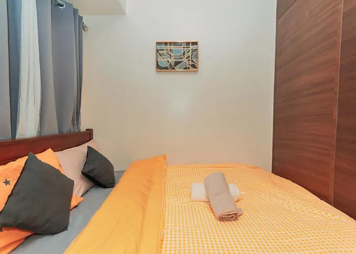 Urban Luxe 1br Makati Gym Swim Park Fast Internet Mb 3301 * Manila