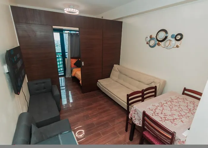 Apartment Urban Luxe 1br Makati Gym Swim Park Fast Internet Mb 3301 *