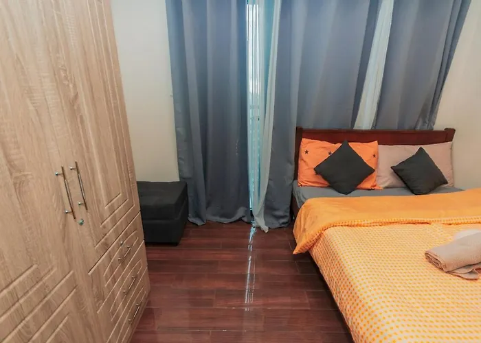 Urban Luxe 1br Makati Gym Swim Park Fast Internet Mb 3301 * Manila