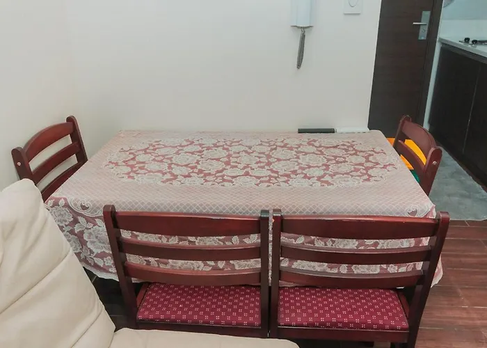 Urban Luxe 1br Makati Gym Swim Park Fast Internet Mb 3301 *