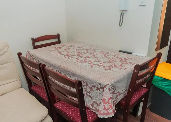 Urban Luxe 1br Makati Gym Swim Park Fast Internet Mb 3301 Apartment *