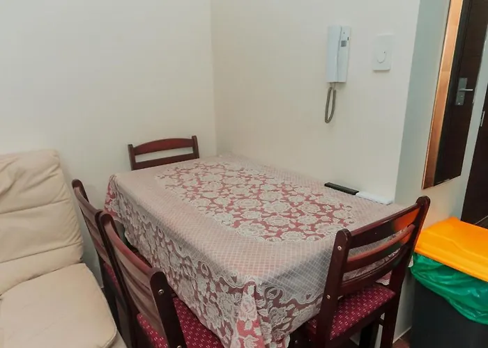 Urban Luxe 1br Makati Gym Swim Park Fast Internet Mb 3301