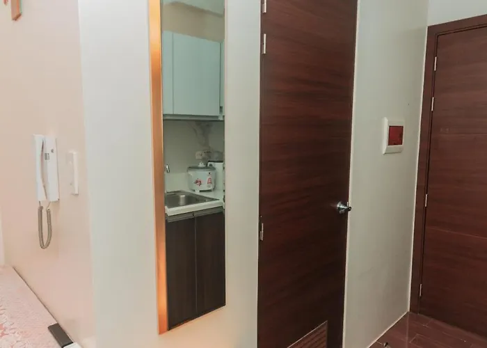 Urban Luxe 1br Makati Gym Swim Park Fast Internet Mb 3301 *
