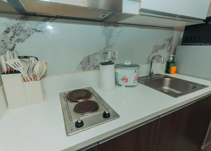 Urban Luxe 1br Makati Gym Swim Park Fast Internet Mb 3301